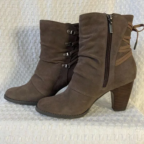 Clarks NWOT Suede Alpine Andi Ankle Heeled Lace Up Bootie Taupe Women's Size 8 - Picture 4 of 16